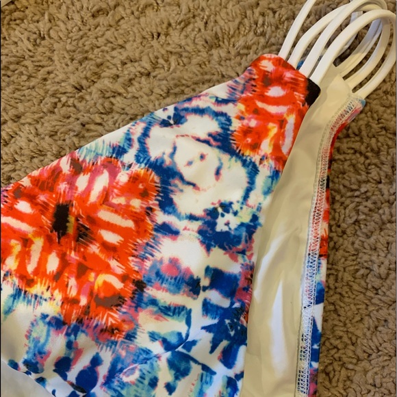 L space swimsuit set - Picture 3 of 3